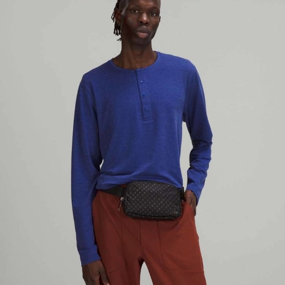 Mirrorify Reflective Black/Black lululemon Everywhere Belt Bag - Picture 6 of 13